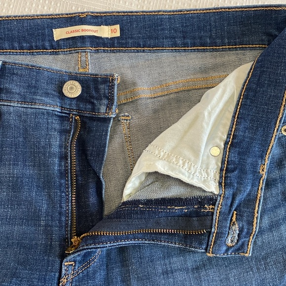Levis Classic Bootcut Denim Jean - Picture 9 of 11
